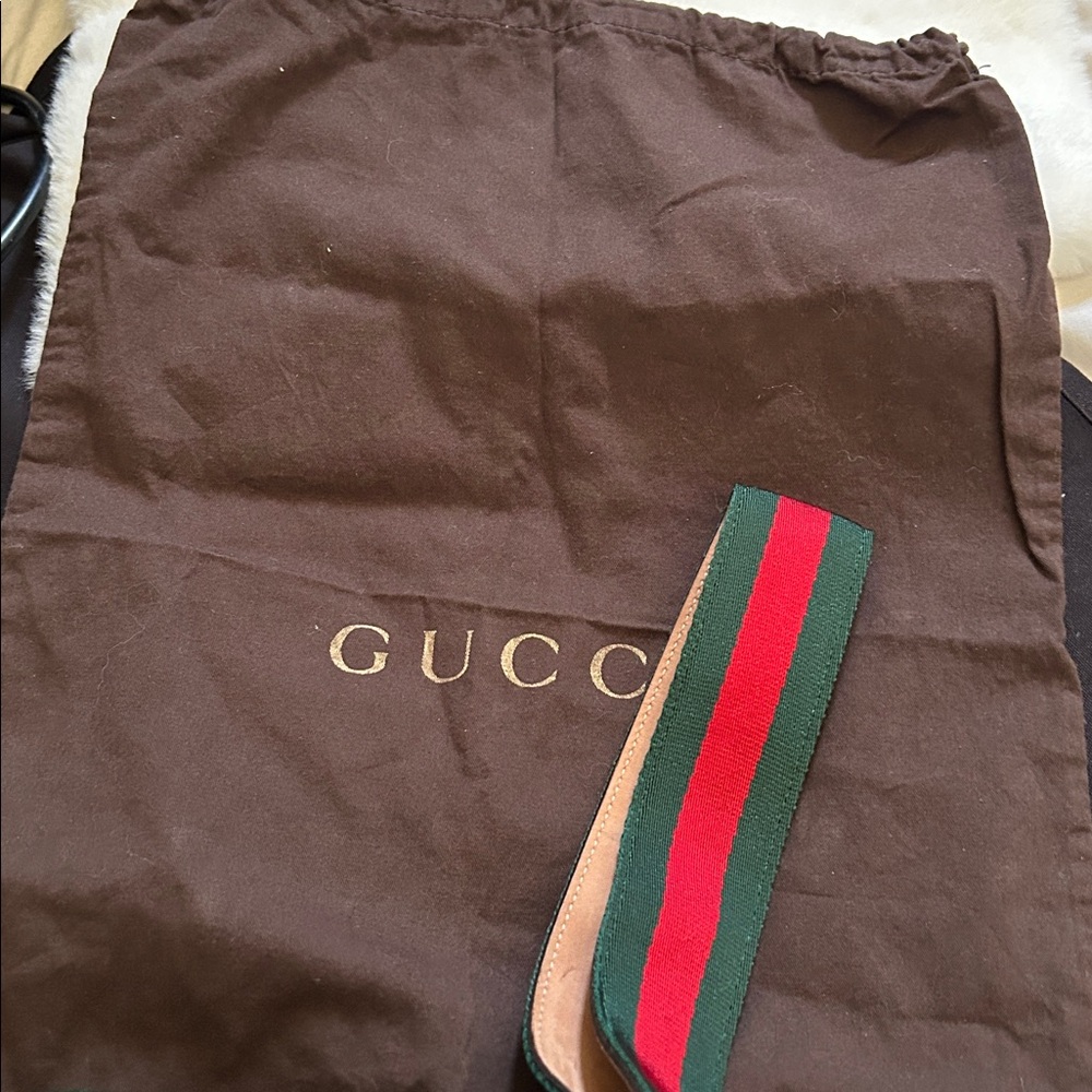 Gucci Leather Belt with Gucci dust bag - Picture 13 of 13